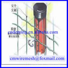 Clôture de sécurité galvanisée réalisée par DM Une entreprise industrielle spéciale pour la clôture wire meah